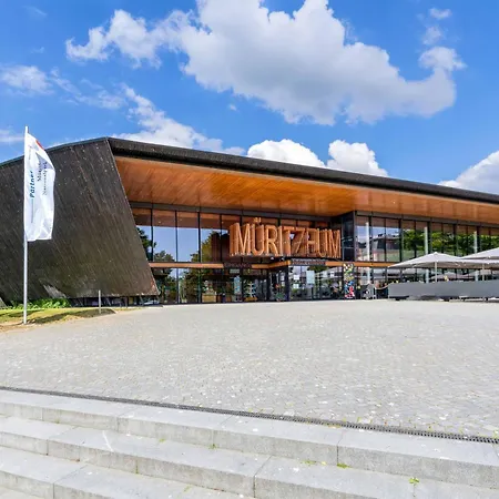 Yachthafenflair - Mit Blick Auf Den Warener Hafen * Waren (Mueritz)