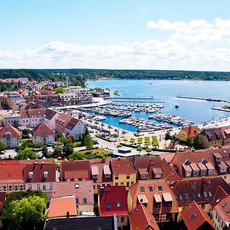 Yachthafenflair - Mit Blick Auf Den Warener Hafen *