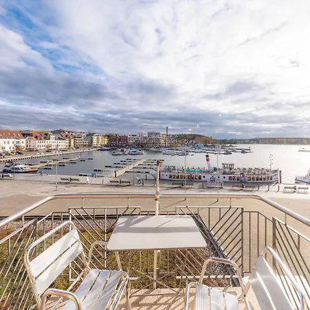 Yachthafenflair - Mit Blick Auf Den Warener Hafen Appartement