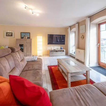 Yachthafenflair - Mit Blick Auf Den Warener Hafen *