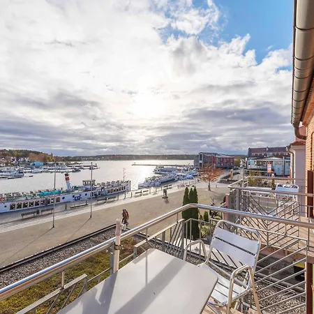 Yachthafenflair - Mit Blick Auf Den Warener Hafen Waren (Mueritz)
